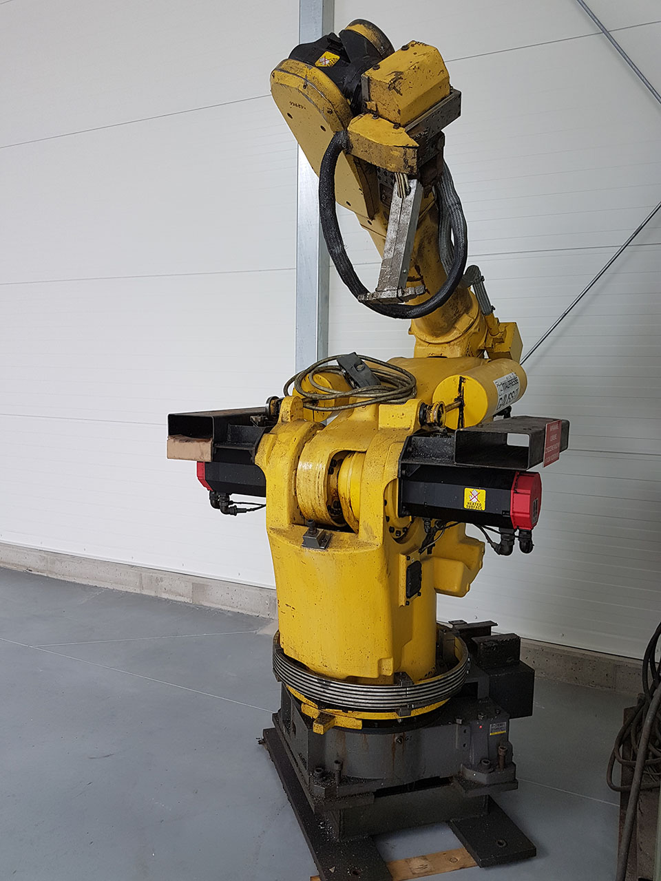 FANUC S-420 i F livarski robot, rabljen HR1815