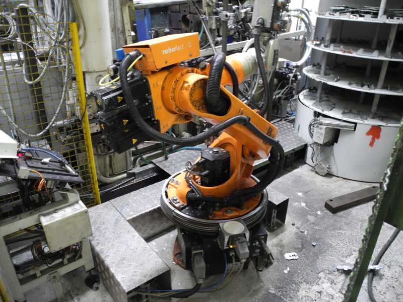 Kuka KR 16-F, livarski robot, rabljen HR1814