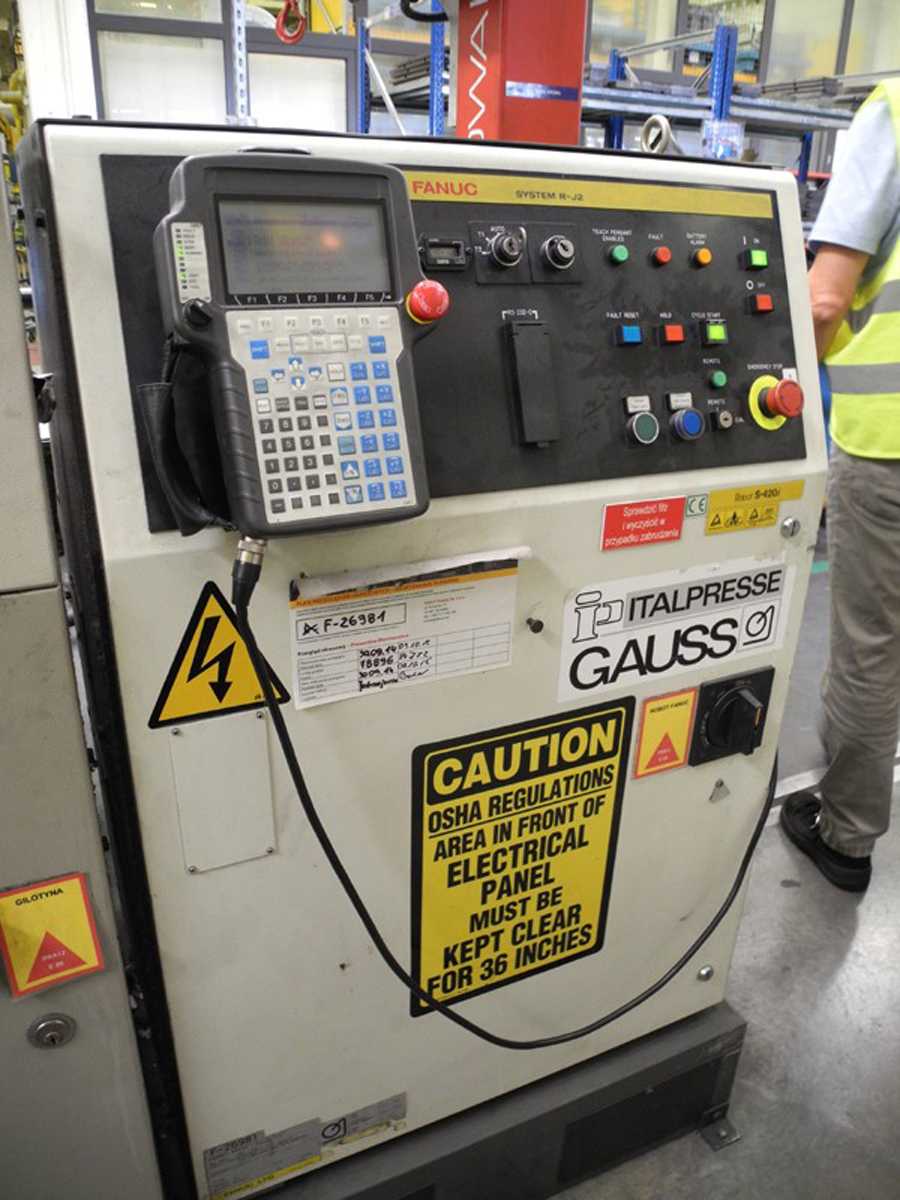 FANUC S-420 i F livarski robot, rabljen HR1815